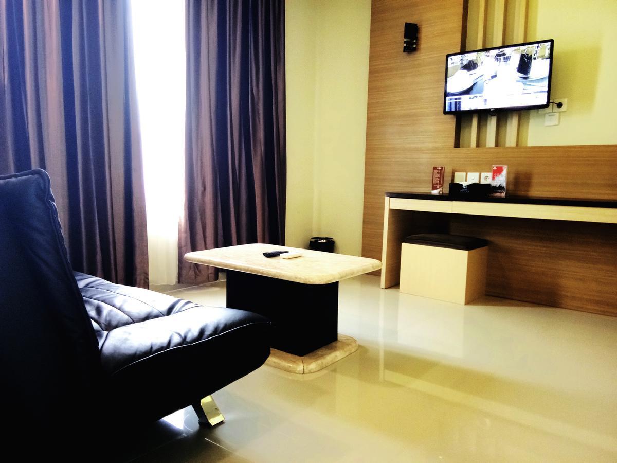 Grand Parama Hotel Tanjung Redep Exterior photo